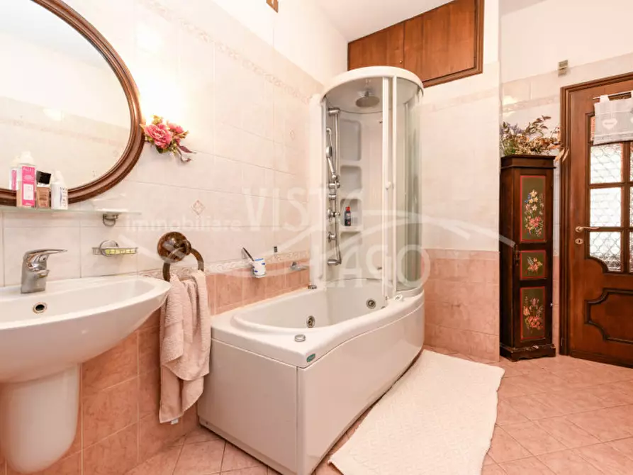 Immagine 23 di Villa in vendita  in Via Manzoni, 25 a Proserpio