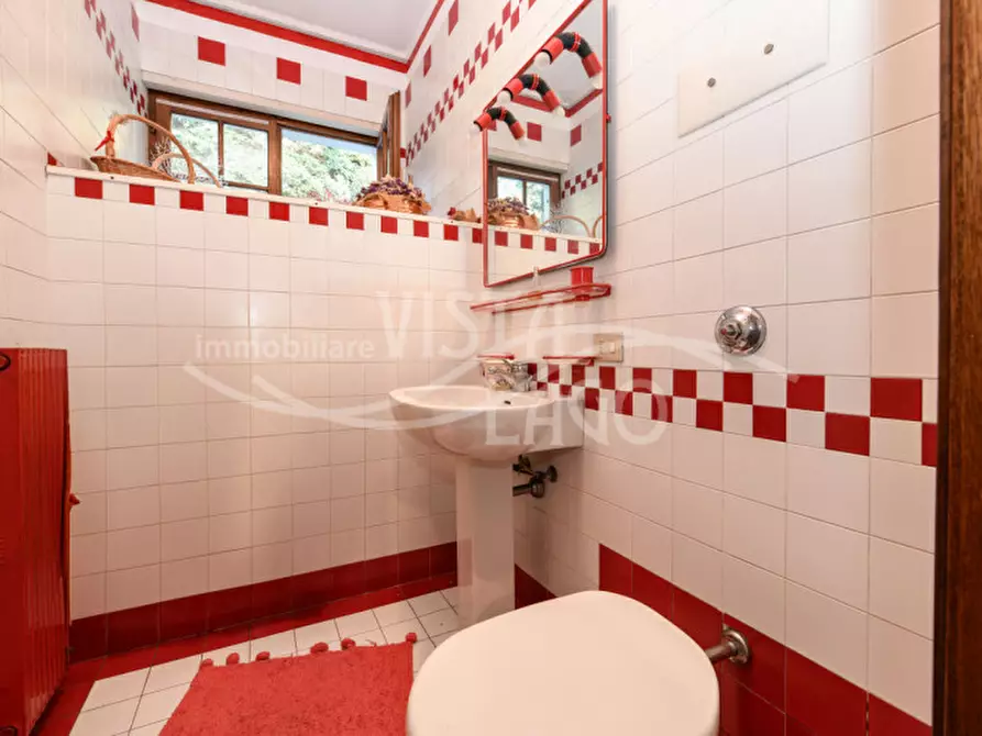 Immagine 36 di Villa in vendita  in Via Manzoni, 25 a Proserpio