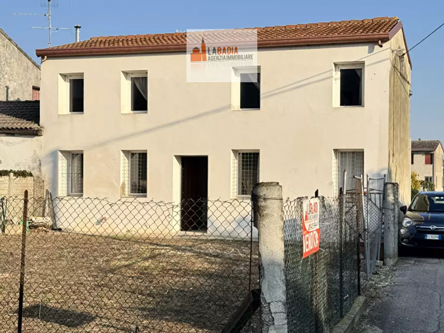 Immagine 1 di Casa bifamiliare in vendita  in Via Capriuli 6 a Castelbaldo