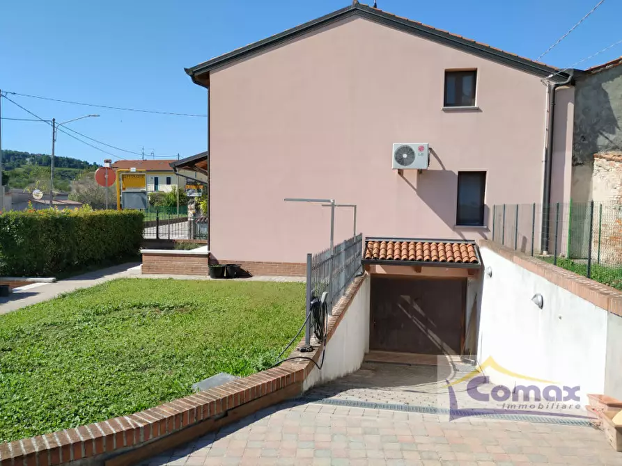 Immagine 1 di Casa indipendente in vendita  in Strada del Tormeno a Vicenza