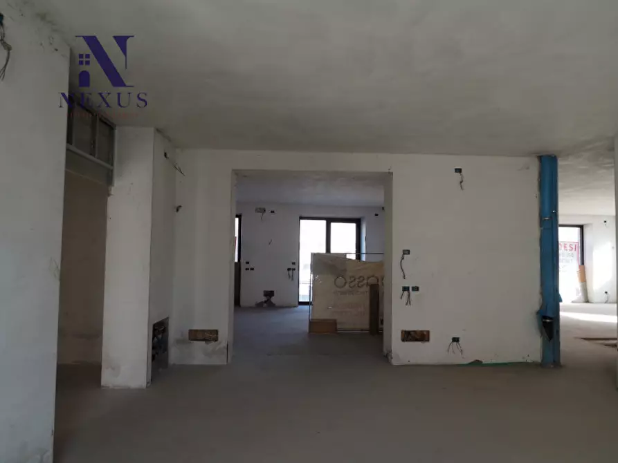 Immagine 10 di Negozio in vendita  in Via Montevecchio 2 a Fano