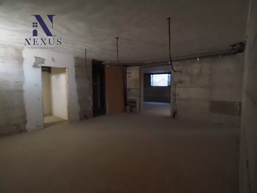 Immagine 12 di Negozio in vendita  in Via Montevecchio 2 a Fano