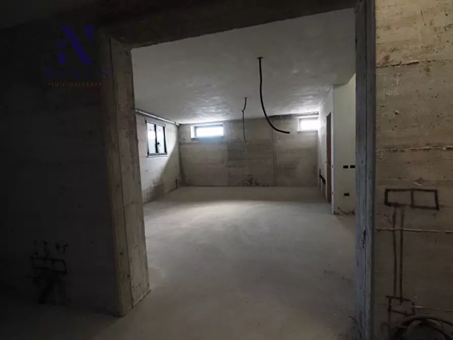 Immagine 13 di Negozio in vendita  in Via Montevecchio 2 a Fano