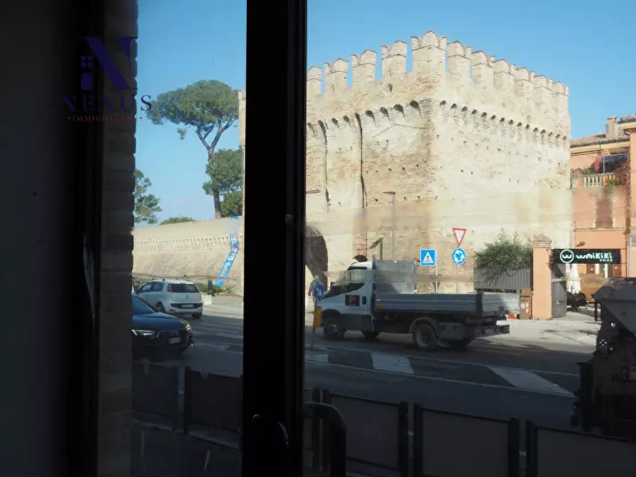 Immagine 14 di Negozio in vendita  in Via Montevecchio 2 a Fano