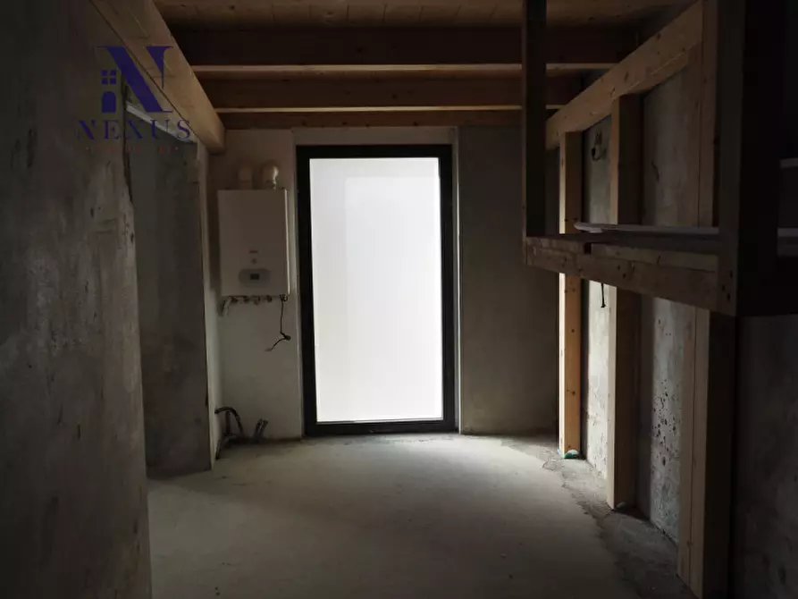 Immagine 15 di Negozio in vendita  in Via Montevecchio 2 a Fano