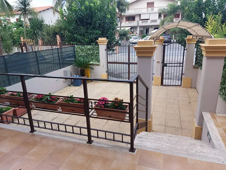 Immagine 3 di Villa in vendita  in VIA BASTIONE, 15 a Milazzo