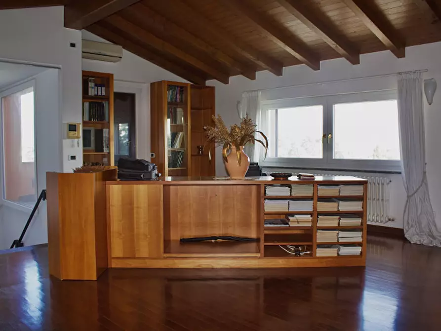 Immagine 20 di Villa in vendita  in Via Madresca 7 a Inverigo