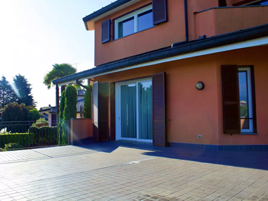 Immagine 25 di Villa in vendita  in Via Madresca 7 a Inverigo