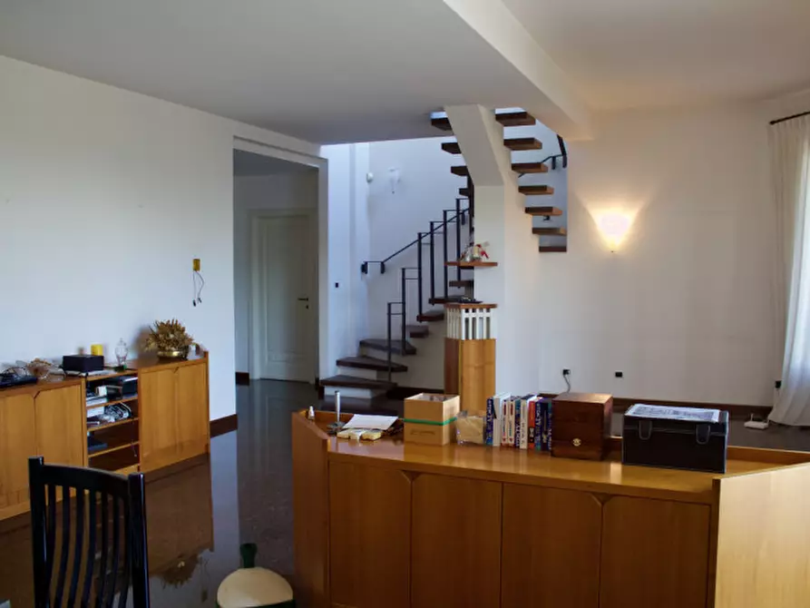 Immagine 29 di Villa in vendita  in Via Madresca 7 a Inverigo