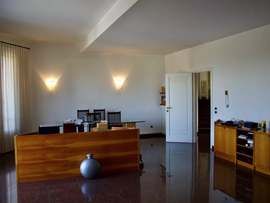 Immagine 30 di Villa in vendita  in Via Madresca 7 a Inverigo