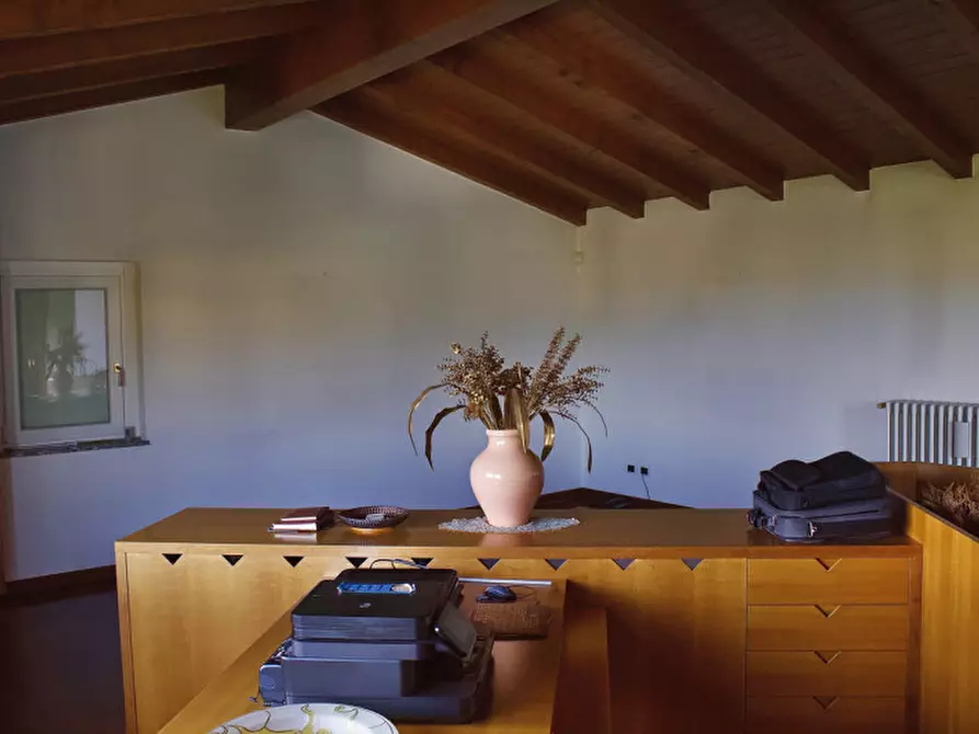 Immagine 32 di Villa in vendita  in Via Madresca 7 a Inverigo