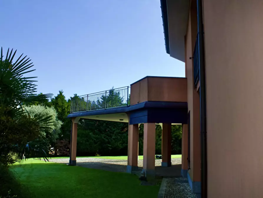 Immagine 37 di Villa in vendita  in Via Madresca 7 a Inverigo