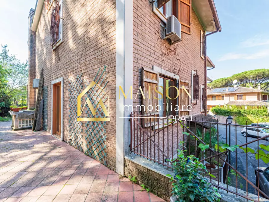 Immagine 1 di Villa in vendita  in VIA CASSIA  1418 a Roma