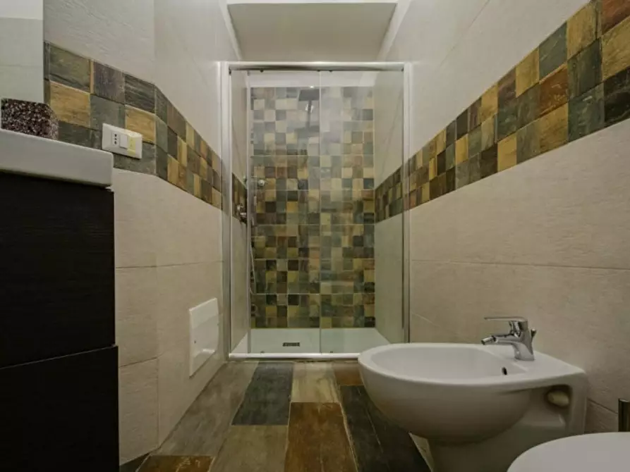 Immagine 35 di Appartamento in affitto  in Via Paladino a Napoli