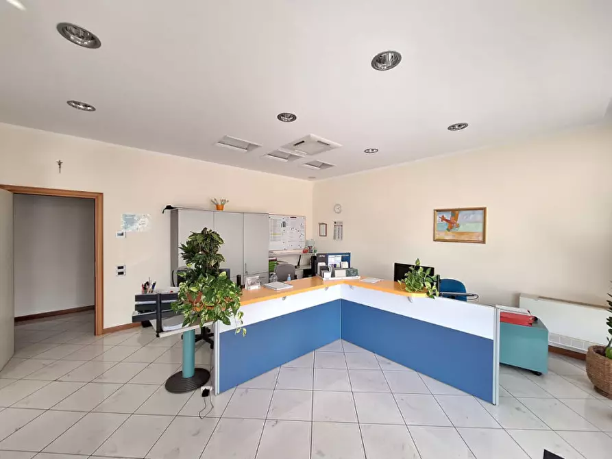 Immagine 3 di Ufficio in affitto  in Via Luigi Einaudi a Rovigo