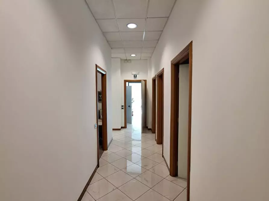 Immagine 5 di Ufficio in affitto  in Via Luigi Einaudi a Rovigo