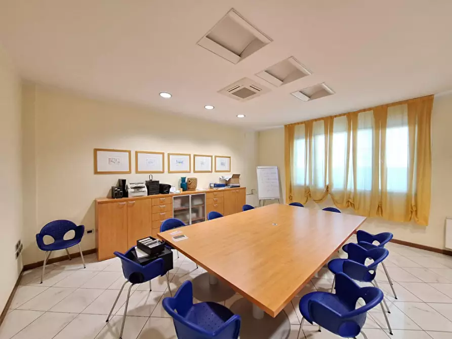 Immagine 8 di Ufficio in affitto  in Via Luigi Einaudi a Rovigo