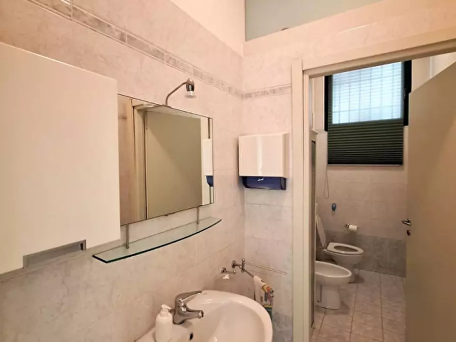 Immagine 10 di Ufficio in affitto  in Via Luigi Einaudi a Rovigo