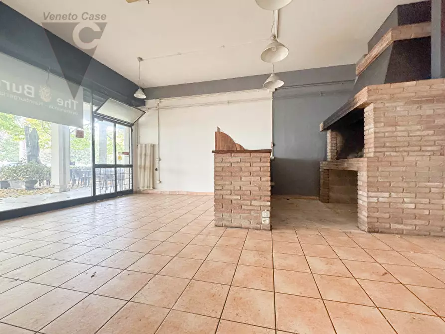 Immagine 5 di Negozio in vendita  a Padova
