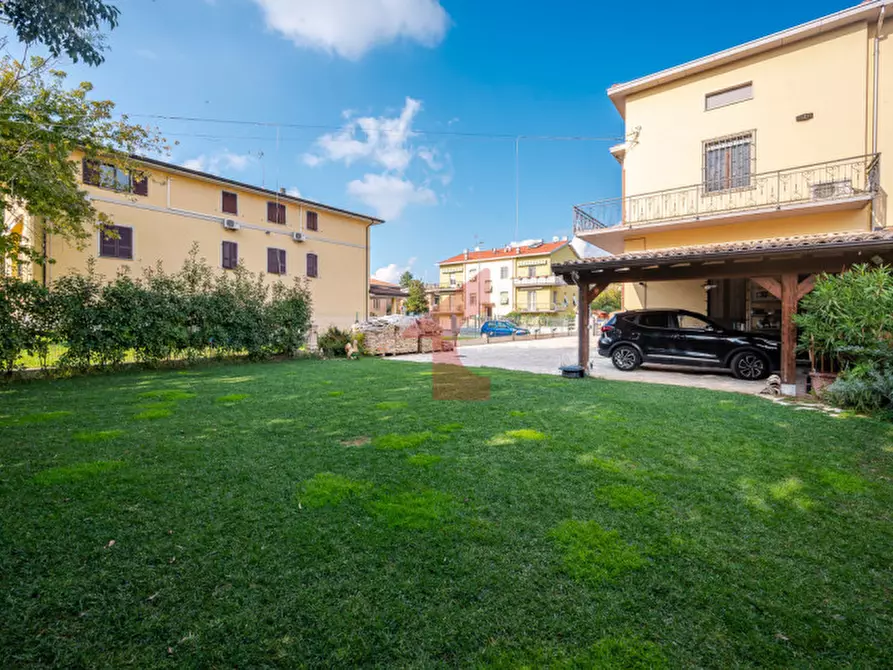 Immagine 99 di Casa trifamiliare in vendita  in Via Seletti a Fontanellato