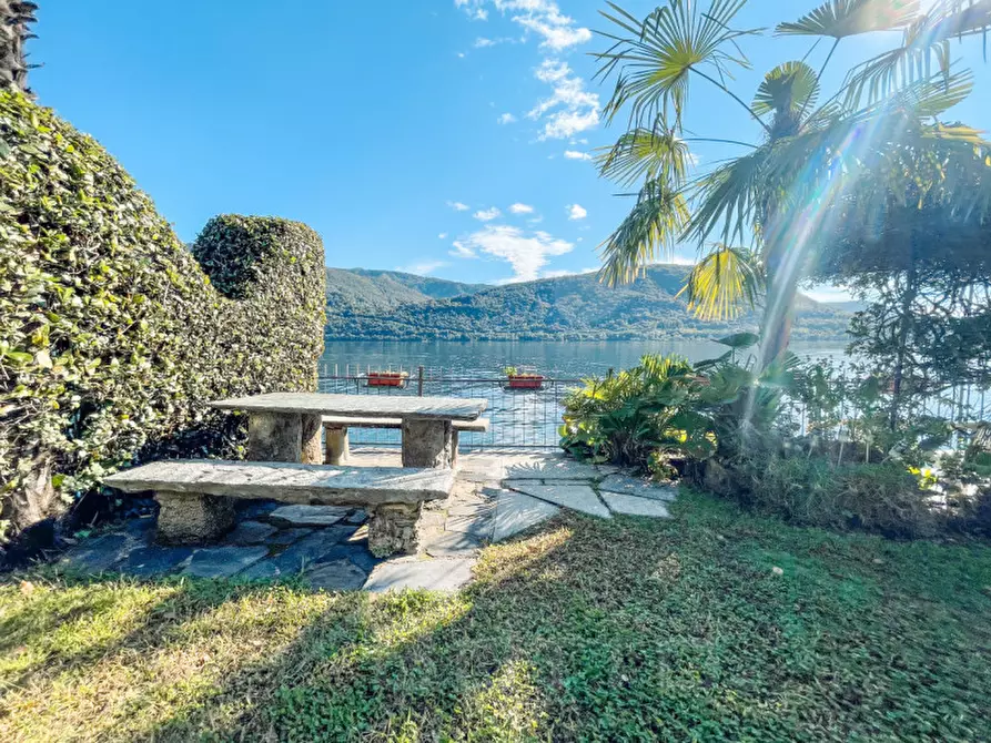 Immagine 41 di Villa in vendita  in Via Lago 44 a Nonio