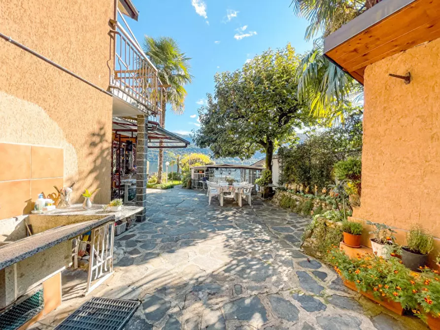 Immagine 46 di Villa in vendita  in Via Lago 44 a Nonio