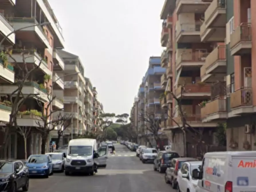 Immagine 7 di Appartamento in vendita  in Via Corrado del Greco a Roma