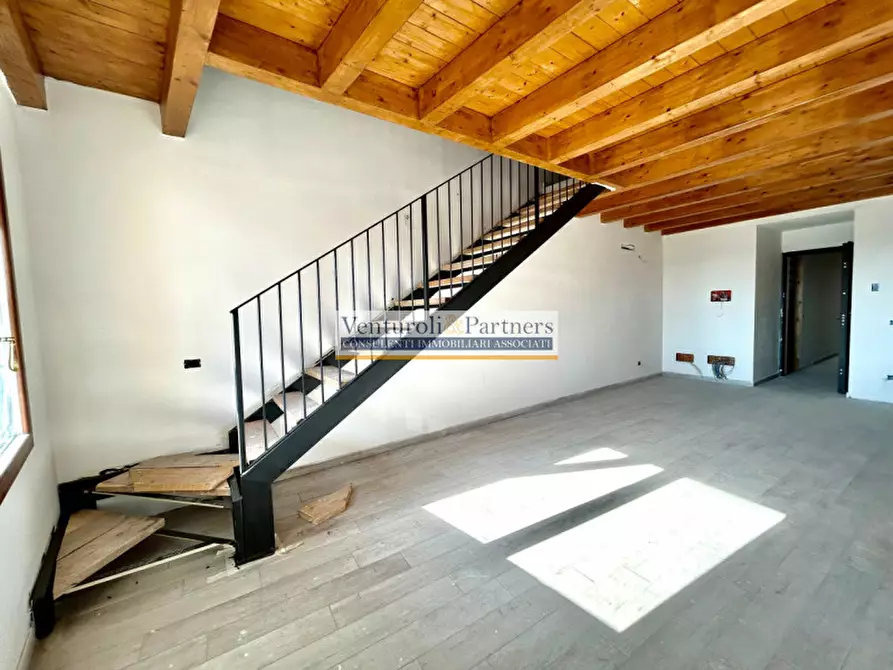 Immagine 1 di Appartamento in vendita  in Via Trento a Toscolano-Maderno