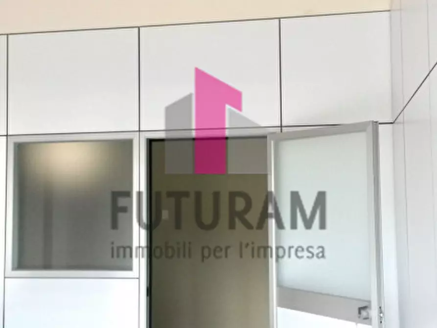 Immagine 4 di Ufficio in affitto  a Fonte