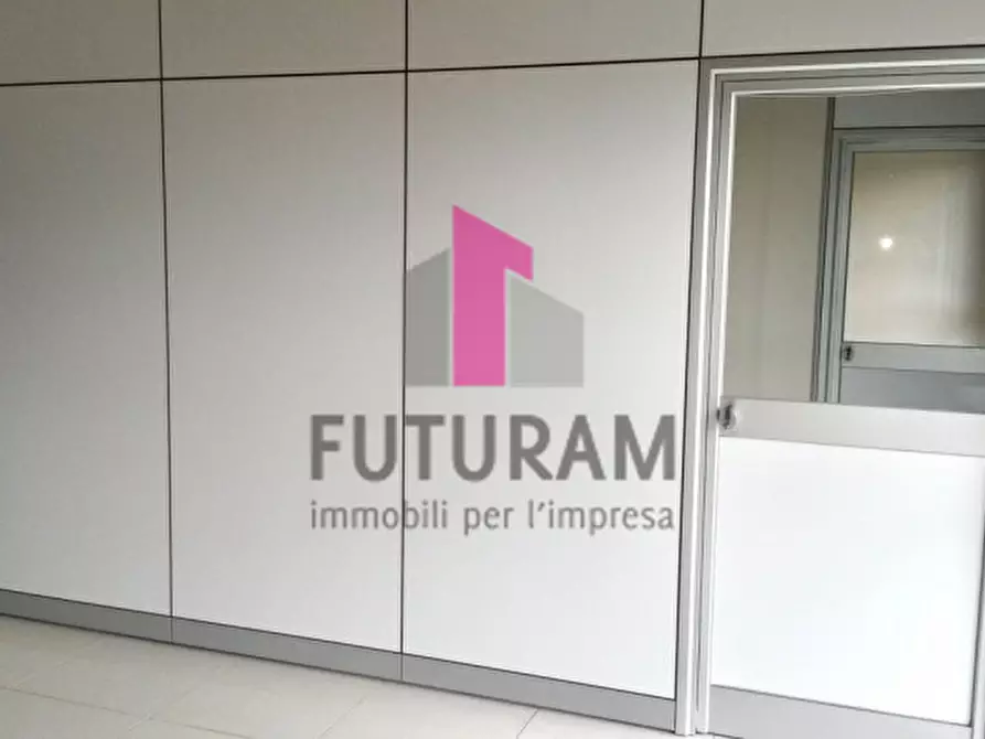 Immagine 6 di Ufficio in affitto  a Fonte