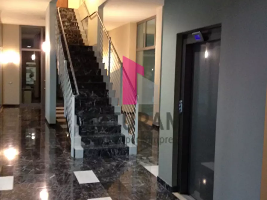 Immagine 9 di Ufficio in affitto  a Fonte