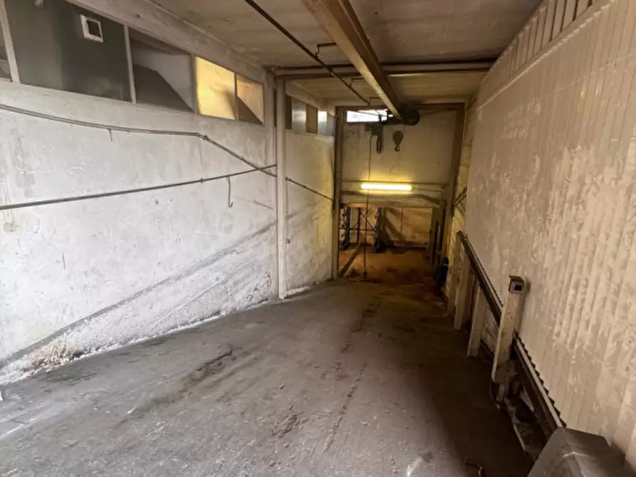 Immagine 5 di Negozio in affitto  in Via degli Abeti a Fonte Nuova