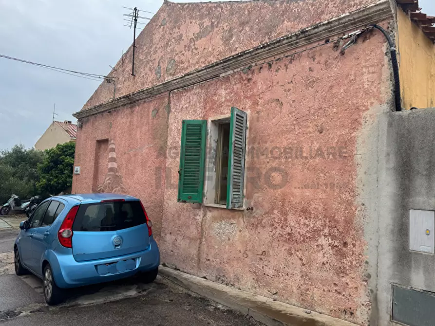 Immagine 1 di Villetta a schiera in vendita  in Via Emilio Morosini a La Maddalena