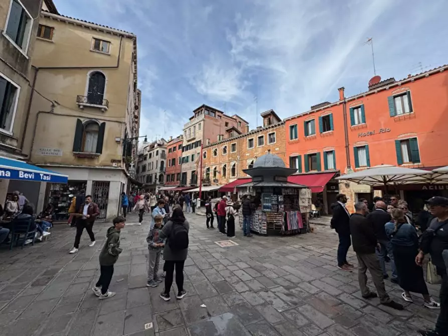 Immagine 1 di Appartamento in vendita  in santi filippo e giacomo a Venezia