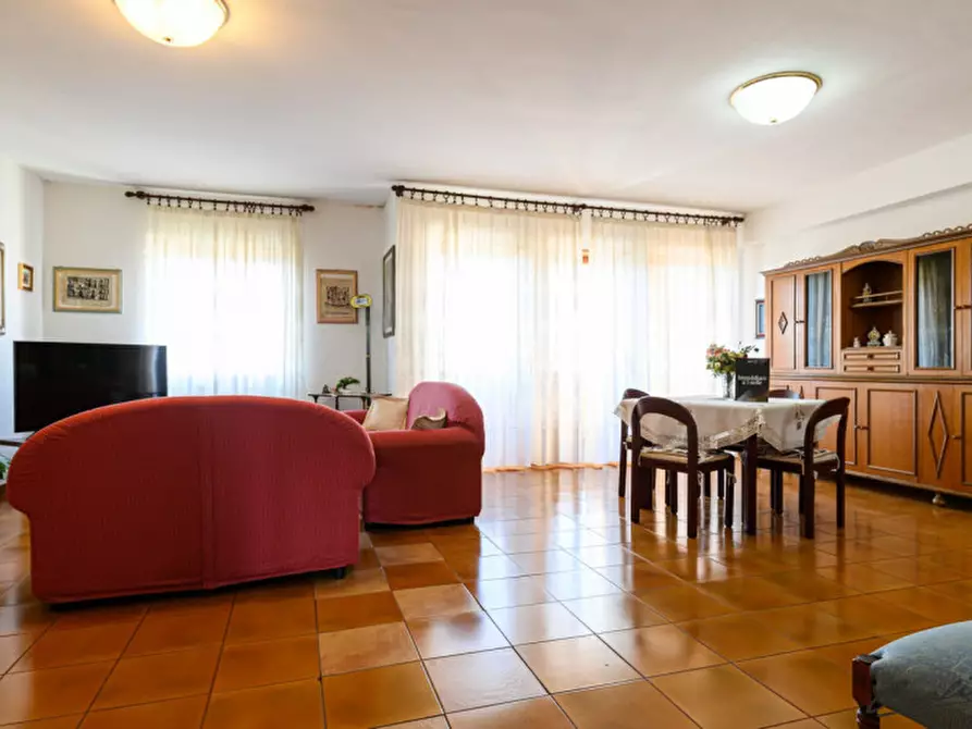 Immagine 1 di Appartamento in vendita  in via Ferdinando Innocenti 28 a Roma