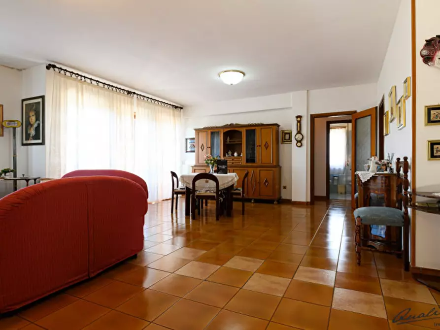 Immagine 2 di Appartamento in vendita  in via Ferdinando Innocenti 28 a Roma