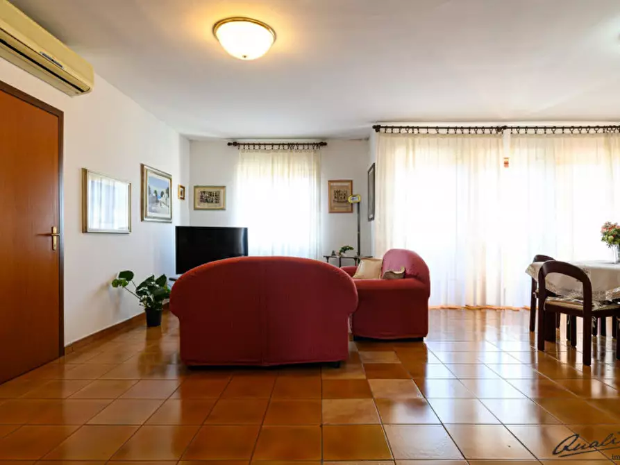 Immagine 3 di Appartamento in vendita  in via Ferdinando Innocenti 28 a Roma