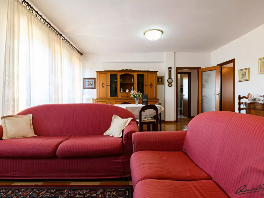 Immagine 4 di Appartamento in vendita  in via Ferdinando Innocenti 28 a Roma