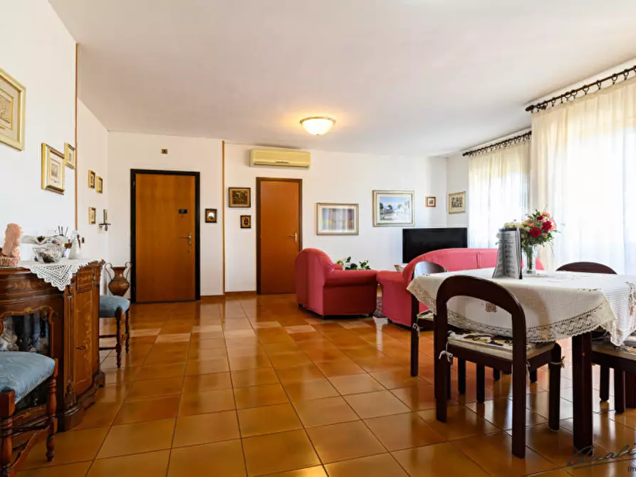 Immagine 7 di Appartamento in vendita  in via Ferdinando Innocenti 28 a Roma