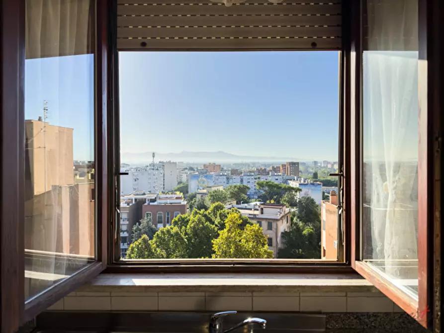 Immagine 30 di Appartamento in vendita  in via Ferdinando Innocenti 28 a Roma