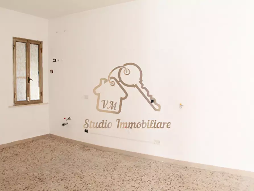 Immagine 4 di Negozio in affitto  in Via Quero,136 a Roma