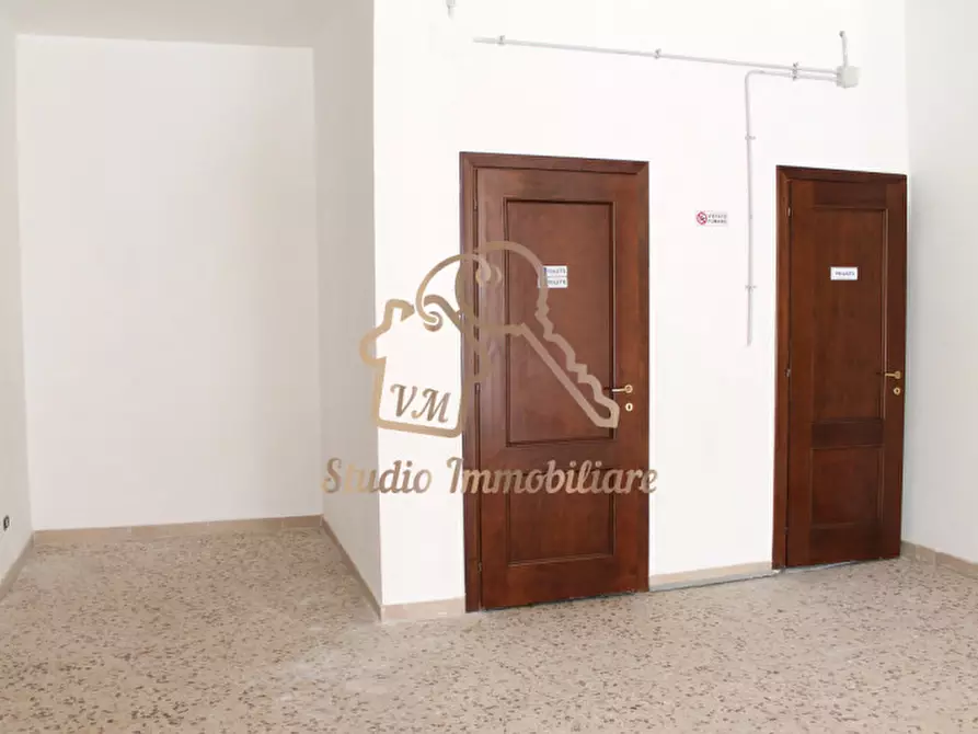 Immagine 6 di Negozio in affitto  in Via Quero,136 a Roma