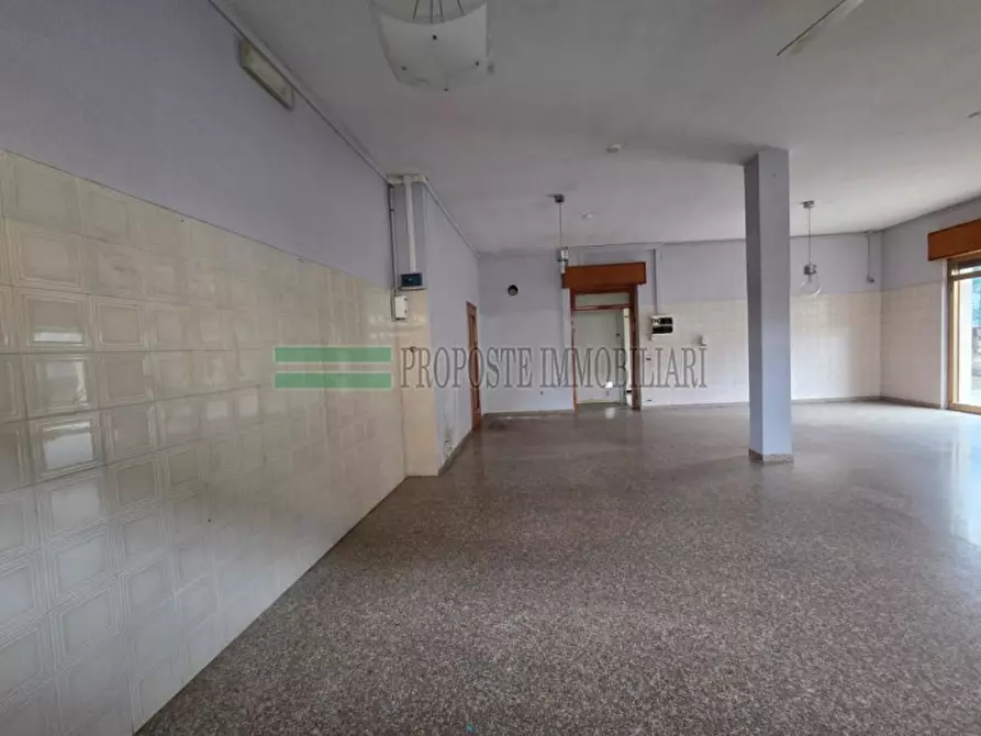 Immagine 4 di Negozio in vendita  in Via Breda a Ome