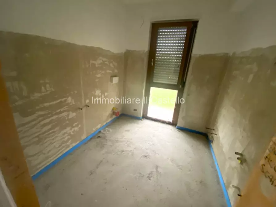 Immagine 18 di Appartamento in vendita  in Via Silone a Castiglione Del Lago