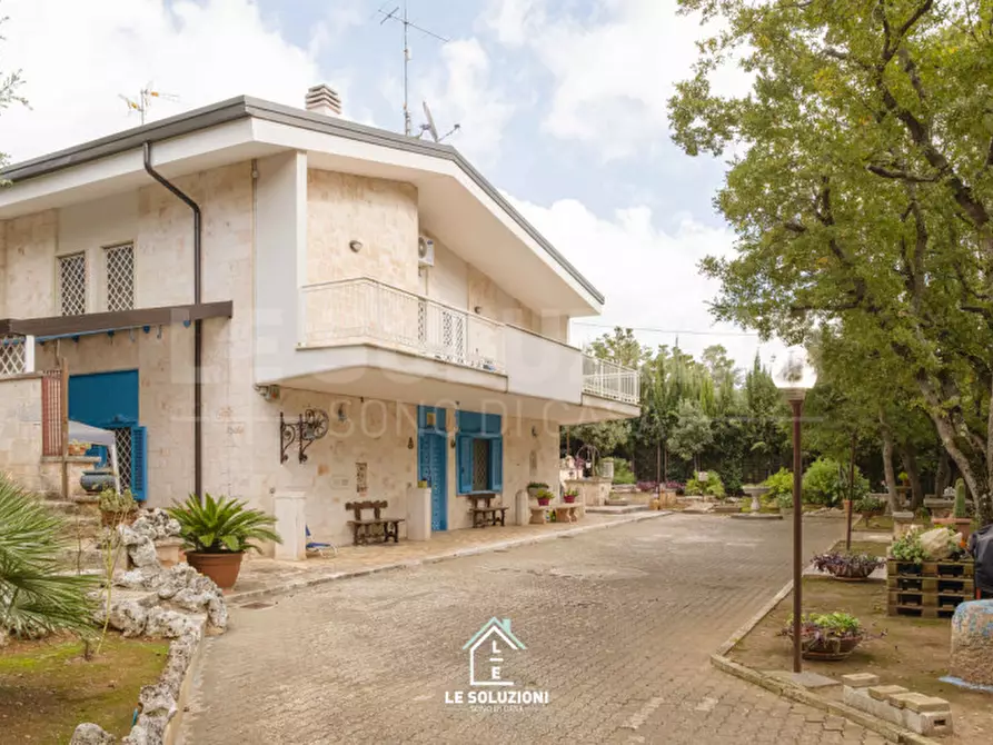 Immagine 3 di Villa in vendita  in viale delle acacie 2/N a Putignano