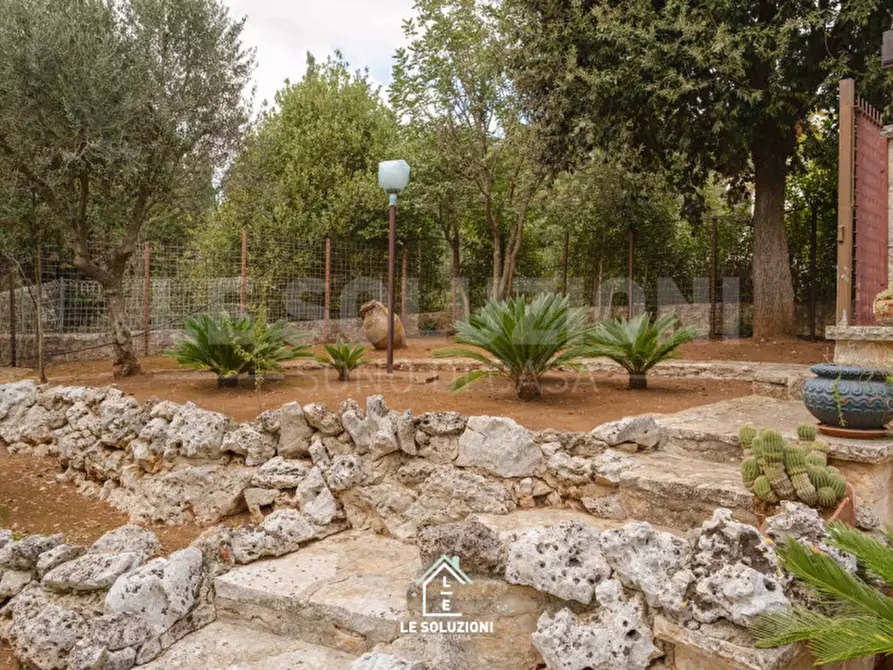 Immagine 8 di Villa in vendita  in viale delle acacie 2/N a Putignano