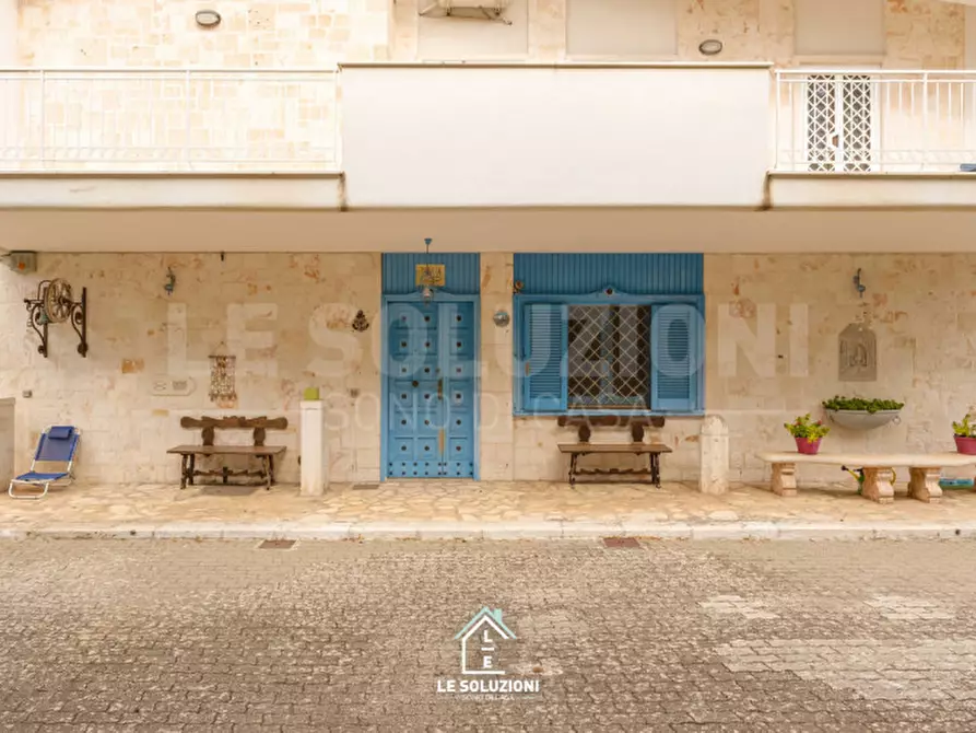 Immagine 12 di Villa in vendita  in viale delle acacie 2/N a Putignano