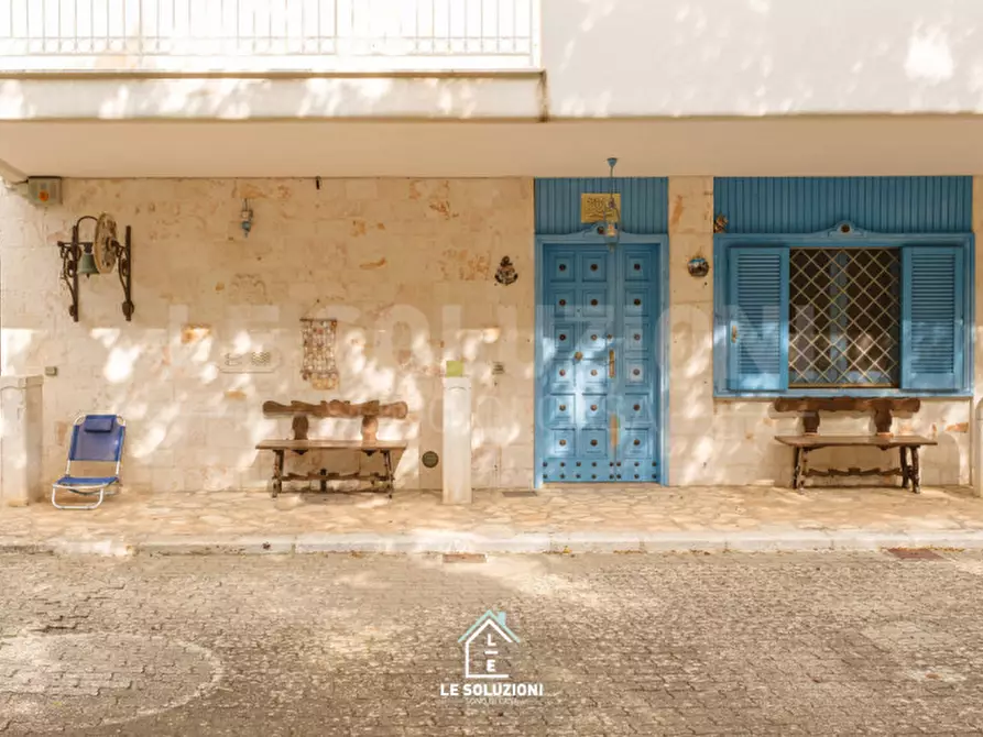 Immagine 13 di Villa in vendita  in viale delle acacie 2/N a Putignano