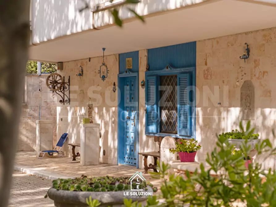 Immagine 18 di Villa in vendita  in viale delle acacie 2/N a Putignano