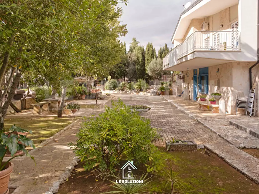 Immagine 19 di Villa in vendita  in viale delle acacie 2/N a Putignano
